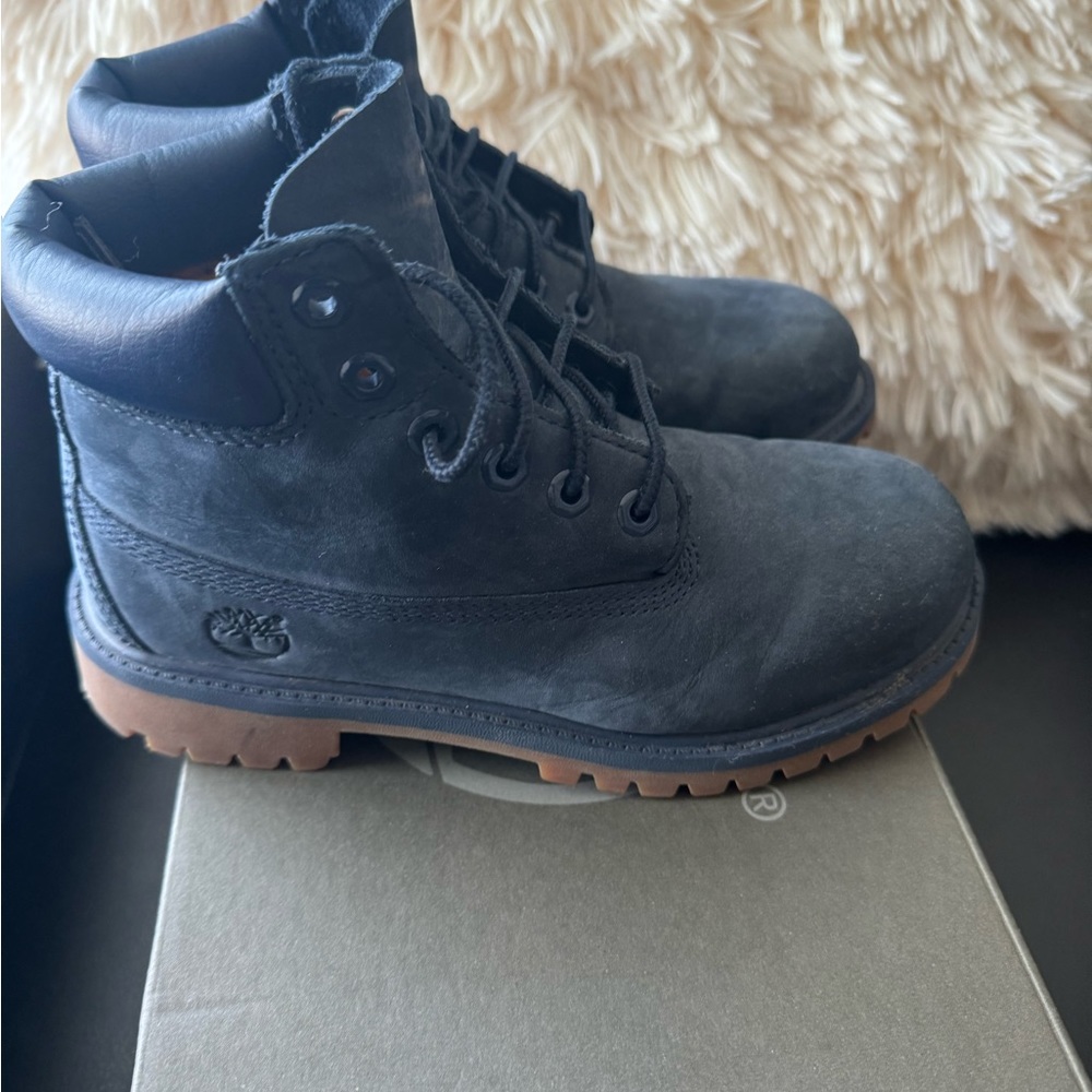 Boys Medium Blue Nubuck Timberland Boot Size 2